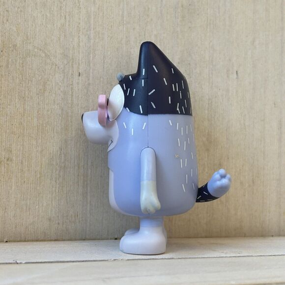 Bluey NANA Figure Grandma Chris Glasses Blue Extended Family Heeler - Picture 4 of 6